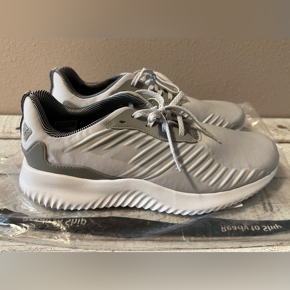 NWOB - Adidas Alpha 3 Bounce Athletic Shoes - New without box